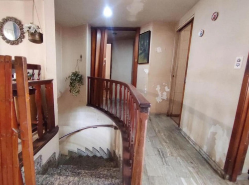 Ph En Venta - 7 Dormitorios 5 Baños - Parque Chacabuco