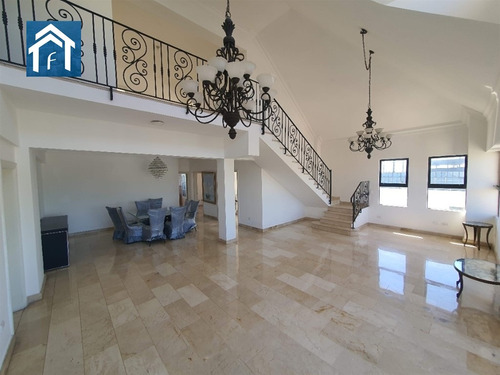 For Rent Penthouse De 3 Habitaciones Con Linea Blanca En Viejo Arroyo Hondo Con 407 Metros Y 3pq