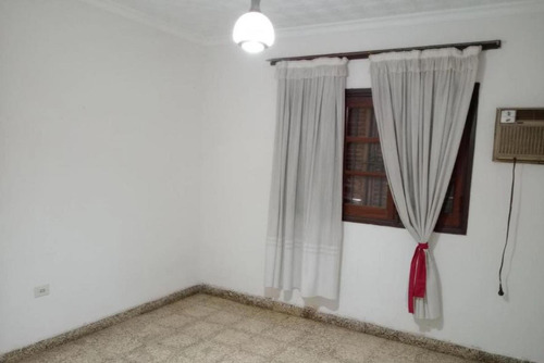 Casa En Venta - 2 Dormitorios 1 Baño - 250mts2 - Córdoba Capital