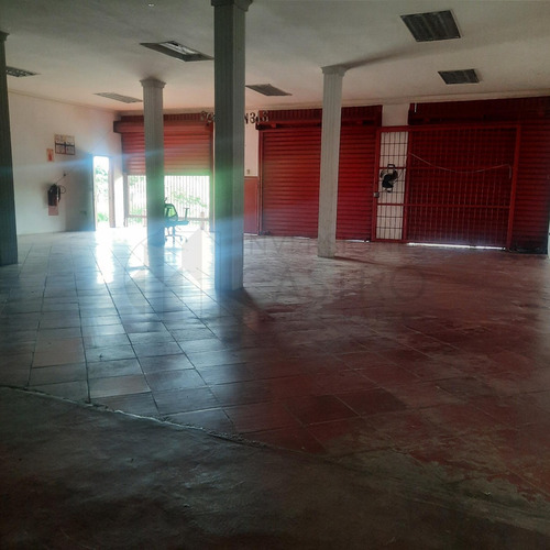 Imagen 2 de 5 de En Venta, Local Comercial De 200m2, Via El Pao, Plena Av. Del Sector Los Clavellinos. Listo Para Montar Cualquier Tipo De Comercio