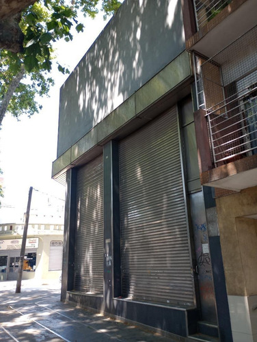 Imagen 3 de 14 de Excelente Local Comercial Sobre Av. Triunvirato