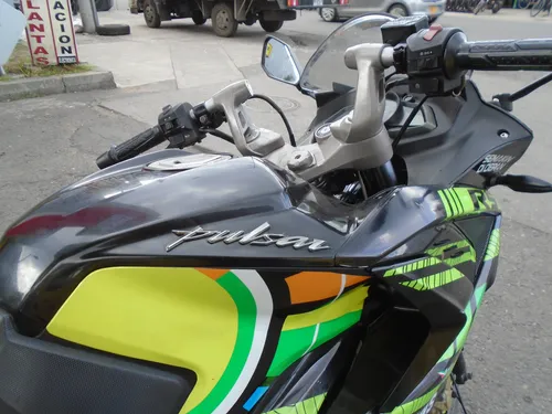Bajaj Pulsar Rs 200 2017