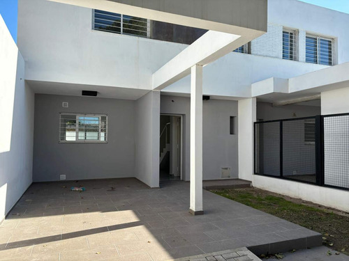 Venta Duplex 3 Dormitorios- Villa Cabrera