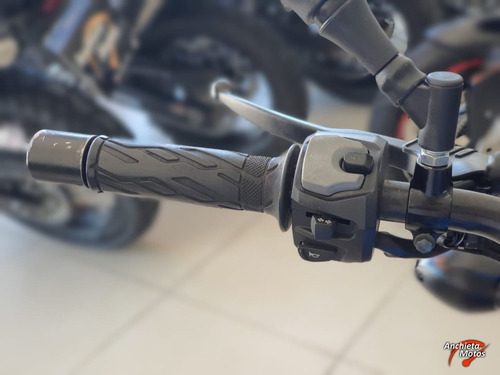Imagem 3 de 11 de Suzuki Gsx S 750