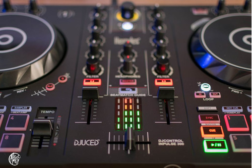 Controladora Dj Hércules Inpulse 300