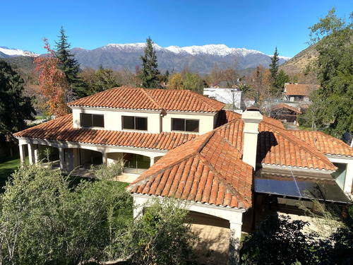 Estupenda Y Amplia Propiedad Recién Remodelada A Estrenar.