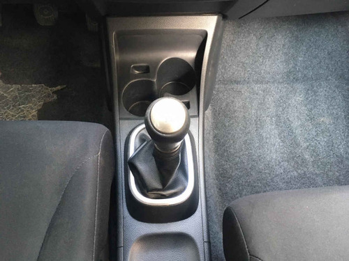 Imagen 10 de 15 de Nissan Tiida 2016 4p Sedán Sense L4/1.8 Man