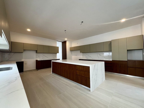 Casa En Venta En Merida, Privada El Origen, Mod 659 Con Alberca