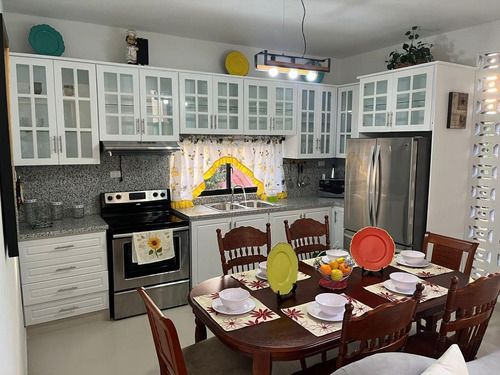 Vendo Villa Turistica Para Negocio O Veraneo Familiar En Altos De Gurabo, Santiago, Loma De Camp David