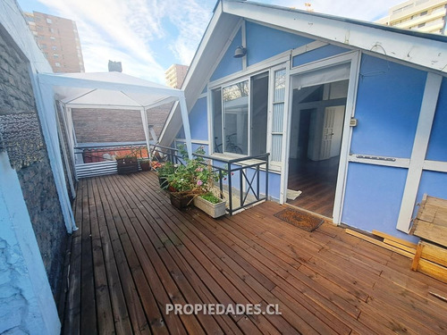 Casa En Venta De 4 Dorm. En Ñuñoa
