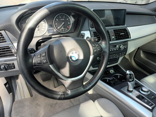 BMW X5 4.8 Is Premium