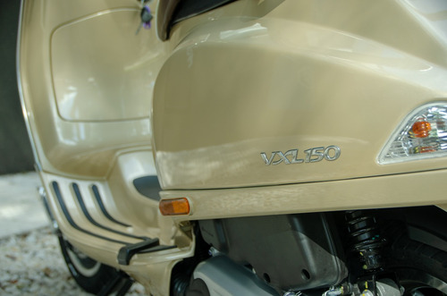 Imagen 11 de 15 de Scooter Vespa Elegante Vxl 150cc Beige 0km Cuotas Garantia