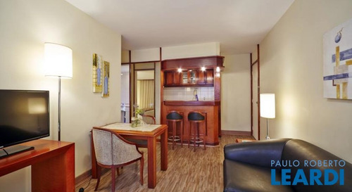 Imagem 9 de 11 de Flat - Itaim Bibi - Sp - 15924