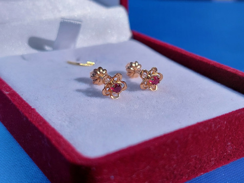 Aros Doble Flor Ruby Oro 18 Kilates 