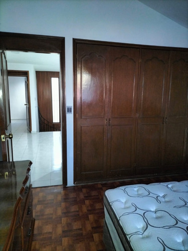 Se Vende Casa En Fraccionamiento Los Arcos En Excelente Ubicación Calle Con Parque Área Verde De Ambos Lados,