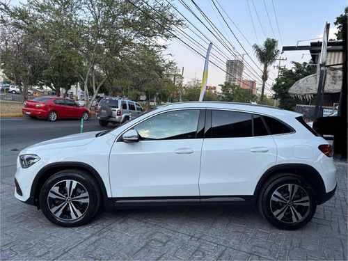 Mercedes-Benz Clase GLA 1.3 200 Progressive