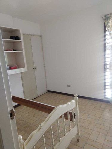 Imagen 24 de 29 de Se Vende Apto 380m2 4h+2s/4b+s/2pel Pedregal La Castellana Parte Alta