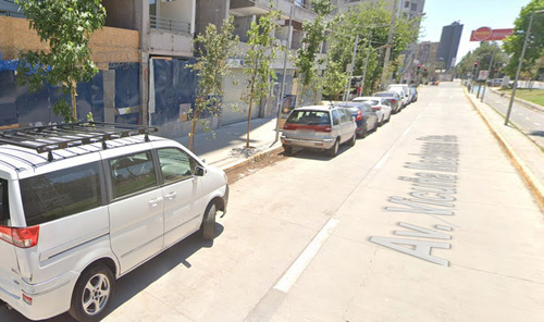 Amplio Local Av. Vicuña Mackenna Oriente