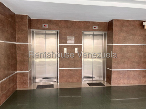 Julian Galindez Vende Amplio Apartamento Con Planta Electrica En Monte Real Barquisimeto #25-22257