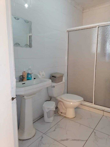 Casa Recientemente Remodelada, A 2 Cuadras De La Playa.