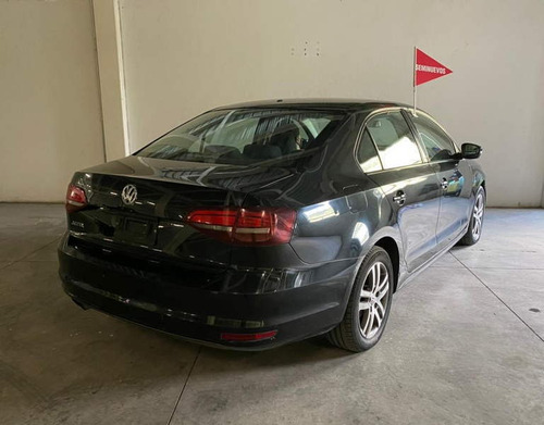 Imagen 13 de 14 de Volkswagen Jetta Trendline 2.0 4 Puertas