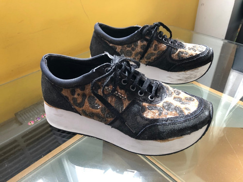 Nazaria Zapatillas Animal Print Plataforma Talle 38