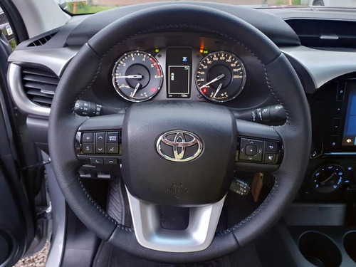 Toyota Hilux 2.4 Dc 4x2 Tdi Sr L20 2025