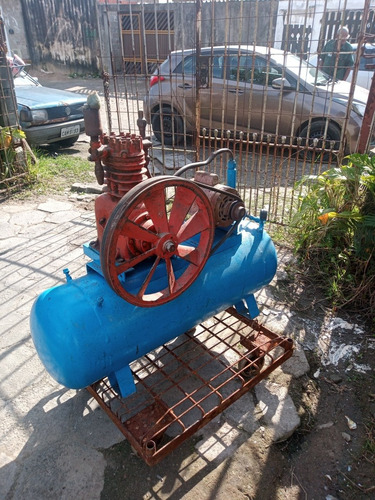 Imagem 1 de 5 de Compressor De Ar Douat 890 Rpm Motor 10 Cv