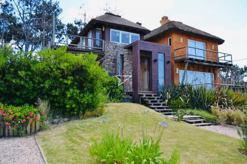 Espectacular Casa En Montoya A Metros Del Mar, Amplia, Cómoda, Segura!