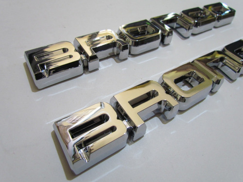 Imagen 2 de 10 de Par Emblemas Ford Bronco Accesorio Emblema