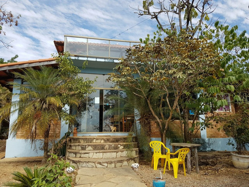 Imagem 1 de 14 de Casas Com 4 Quartos, 2 Casas Particular, 1 Comercial.