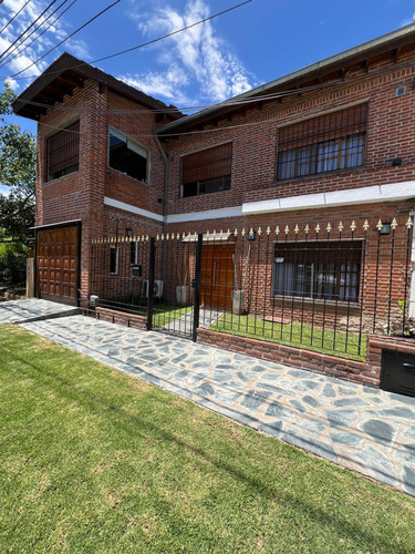 Casa 6 Amb. C/quincho, Parrilla, Pileta - B. Vista