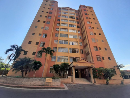Imagen 4 de 12 de Alquiler De Apartamento Semi Amoblado En Maracaibo