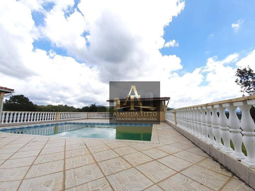 Excelente Chácara À Venda Em Santana De Parnaíba. Com 3 Dormitórios, Churrasqueira E Piscina. - Ch0023