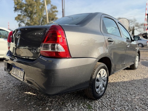 Toyota Etios 1.5 Sedan X