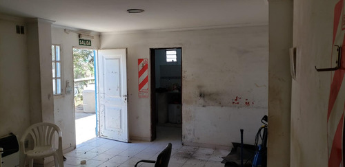 Imagen 6 de 11 de Alquilo Galpón 200 M2 - Ofi 60 M2- Predio 400 M2 - Cipoletti