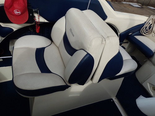 Lancha Cuddy Quickslver Motor Suzuki 4t De 140 Hp