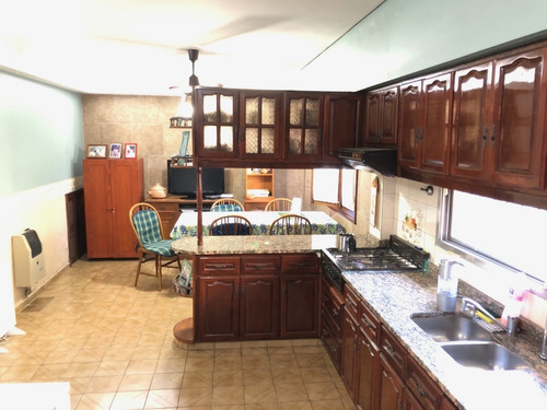 Imagen 3 de 17 de Chalet De 2 Plantas En San Justo - 2 Dormit, 3 Baños Quincho Y Piscina -