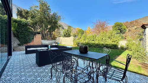 Casa En Venta De 4 Dorm. En Lo Barnechea