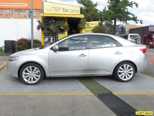 Imagen 5 de 25 de Kia Cerato Forte