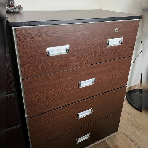 Cómoda De Melamine Modelo Práctico Y Funcional (Usado)