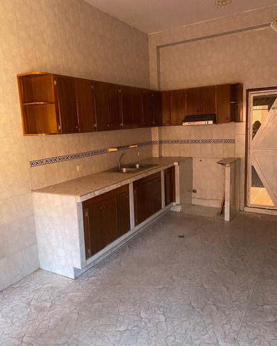 Imagen 5 de 10 de Jesus Zarraga Vende Edificio 4 Pisos Ubicado Pto Cabello Sky Group Invictus 0412 8973628 0412 4864292