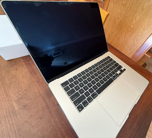 Apple Macbook Air 15 M2 256gb Cómo Nueva Plateado (Usado)