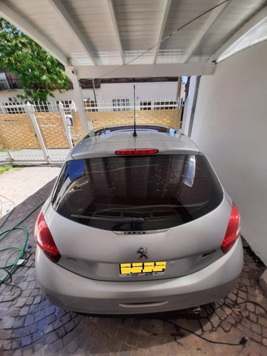 Imagen 4 de 10 de Peugeot 208 2014 1.6 Feline