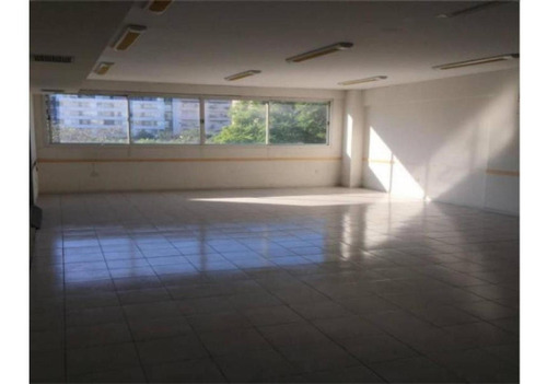 Edificio De Oficinas Con Planta Libre En Excelente Ubicación