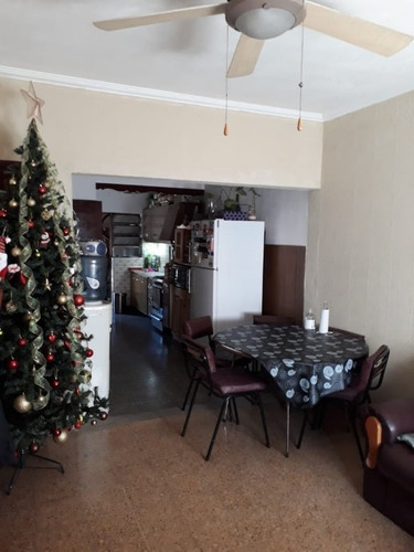 Imagen 4 de 14 de Chalet Colonial De 3 Ambientes En Venta - Moron Sur