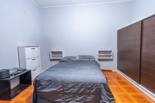 Venta Casa Con Fondo , Quincho Y Cochera En Wilde