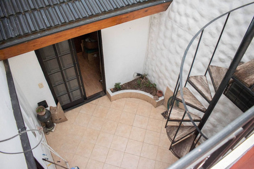 Ph En Venta 7 Ambientes En Monte Castro