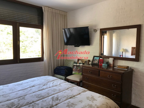 Casa En Mansa 4 Dormitorios Con Piscina Y Barbacoa- Ref: 5471