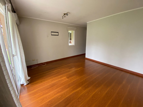 Casa Cond Los Robles 4 Dor + 4 Bañ + 4 Est + Pisci 700/140m2